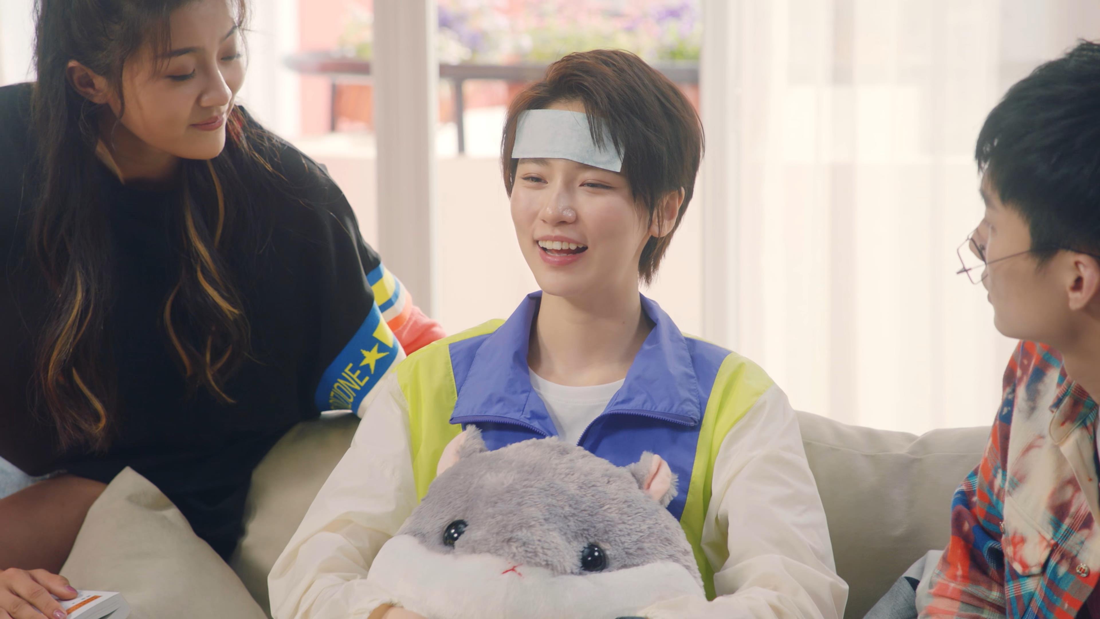 球队管理层召开内部会议研究近期成绩波动问题，球队管理人员